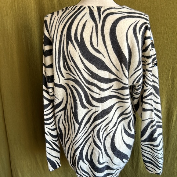 VTG Cedars Lambswool and Rabbit Hair Zebra Sequined Sweater - Picture 5 of 11